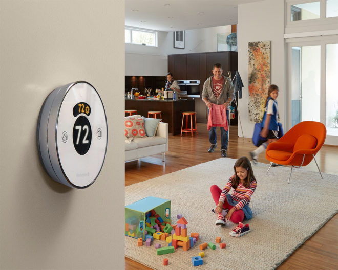 Honeywell Lyric, Honeywell Lyric WiFi Thermostat, lyric leak and freeze detector, honeywell, lyric thermostat, honeywell thermostat, thermostat, wifi thermostat, programmable thermostat, green home, green home products, leak detector, freeze detector, Honeywell Lyric WiFi Thermostat review, Amazon Echo thermostat, Alexa thermostat
