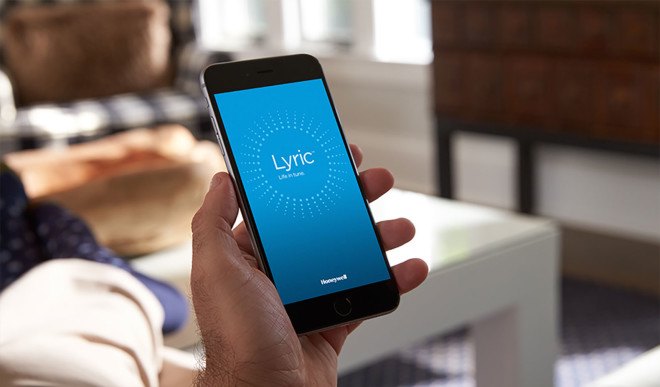 Honeywell Lyric, Honeywell Lyric WiFi Thermostat, lyric leak and freeze detector, honeywell, lyric thermostat, honeywell thermostat, thermostat, wifi thermostat, programmable thermostat, green home, green home products, leak detector, freeze detector, Honeywell Lyric WiFi Thermostat review, Amazon Echo thermostat, Alexa thermostat