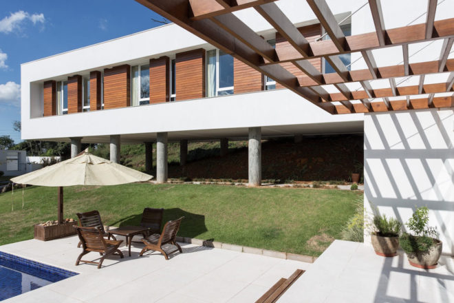 House 4.16.3, Luciano Lerner Basso, Basso Engenharia, brazil, cantilevered house, pool, brazil countryside