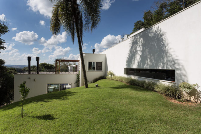House 4.16.3, Luciano Lerner Basso, Basso Engenharia, brazil, cantilevered house, pool, brazil countryside