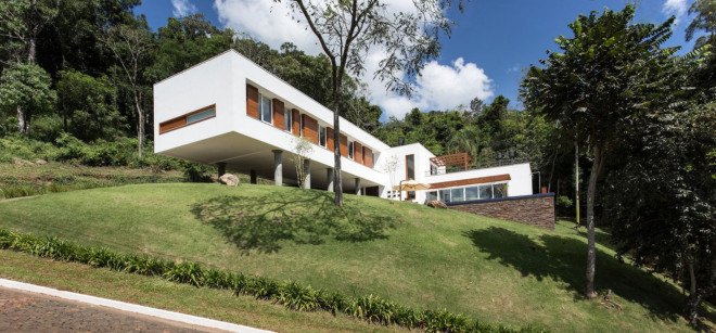 House 4.16.3, Luciano Lerner Basso, Basso Engenharia, brazil, cantilevered house, pool, brazil countryside