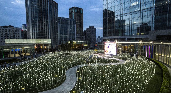 Light Rose Garden, Light Rose Garden Chengdu, AllRightsReserved, Pancom, Amherst Inc., LED lights, LED, art installation, China, light installation, temporary installation, green design