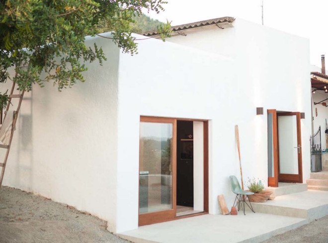 Little house in the Campo by Ibiza Interiors and Standard Studio, stable renovation by Ibiza Interiors, stable renovation in Ibiza, stable renovation by Standard Studio, green renovation Ibiza, solar powered house in Ibiza