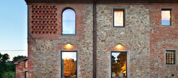 MIDE Architetti, renovated 19th Century home, Farmhouse in the countryside, Tuscany, renovated stone home, stylish interiors, terracota bricks louvre, lime-based plaster