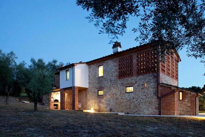 MIDE Architetti, renovated 19th Century home, Farmhouse in the countryside, Tuscany, renovated stone home, stylish interiors, terracota bricks louvre, lime-based plaster