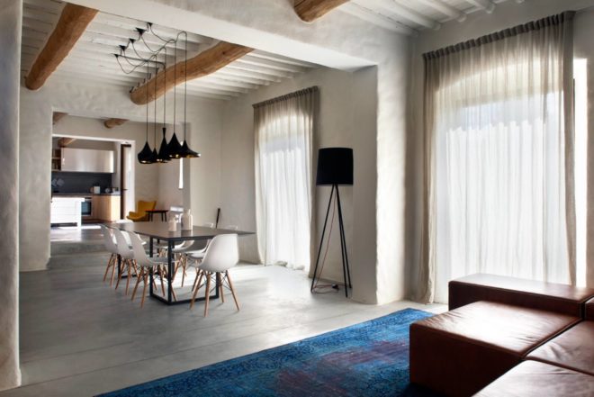 MIDE Architetti, renovated 19th Century home, Farmhouse in the countryside, Tuscany, renovated stone home, stylish interiors, terracota bricks louvre, lime-based plaster