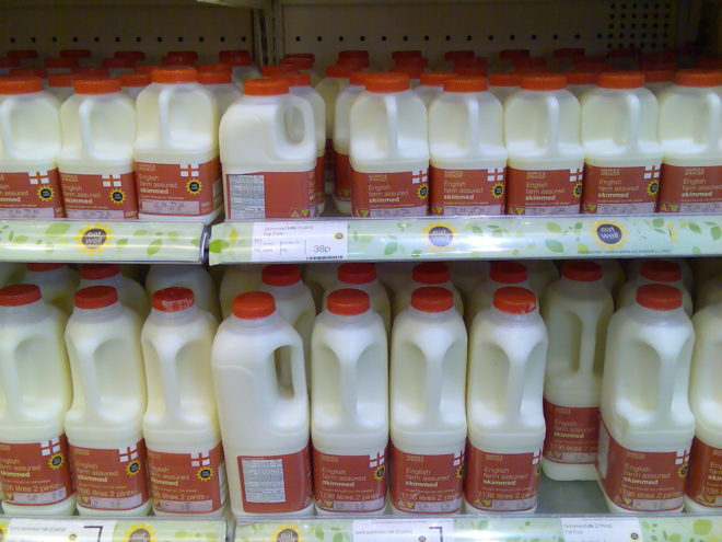 led light and milk, milk exposed to led, led milk exposure, milk taste test, led light degrades milk, cornell university, cornell university milk study, milk research, milk and artificial light