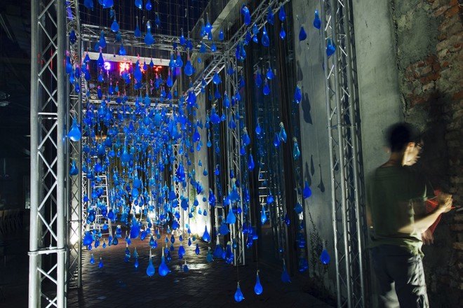 Rain Interactive in Kaohsiung by Luzinterruptus, Pier-2 Art Center and Luzinterruptus, Rain Interactive at Pier-2 Art Center, environmental art installation in Taiwan, condom art installation