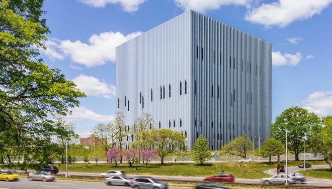 Living wall, nyc emergency center, SOM architects, Active Modular Phytoremediation System, Public Safety Answering Center, Bronx, Bronx living wall, Bronx emergency call center, CASE researchers, amps systems, nyc living walls, green walls nyc, green wall design, urban design,