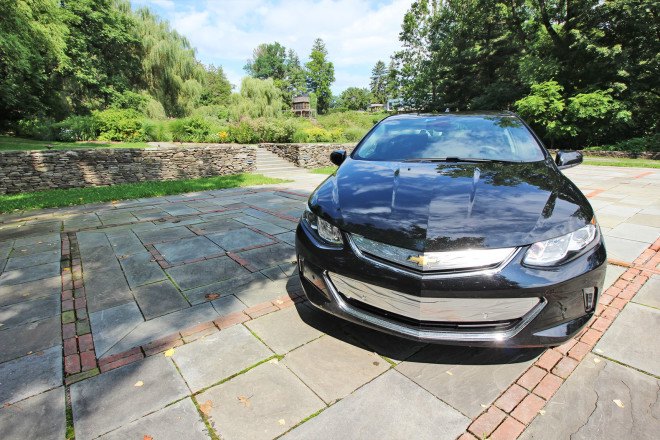 chevrolet, chevy volt, volt electric vehicle, electric vehicle, evs, hudson valley, hudson valley vacation, buttermilk falls inn, buttermilk falls, chevy volt test drive, new york sustainable energy, green transportation