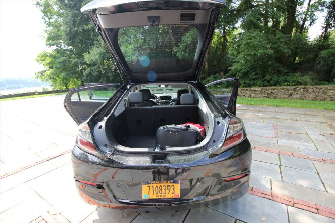 chevrolet, chevy volt, volt electric vehicle, electric vehicle, evs, hudson valley, hudson valley vacation, buttermilk falls inn, buttermilk falls, chevy volt test drive, new york sustainable energy, green transportation