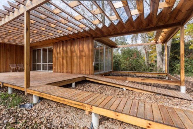 Case de Madera by Estudio Borrachia. Casa de Madera in Buenos Aires, modular architecture in Buenos Aires, Buenos Aires home green roof