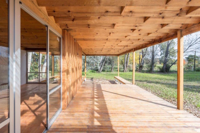 Case de Madera by Estudio Borrachia. Casa de Madera in Buenos Aires, modular architecture in Buenos Aires, Buenos Aires home green roof