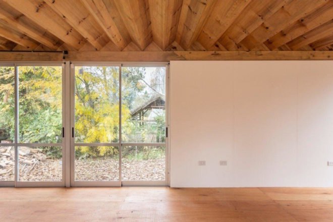 Case de Madera by Estudio Borrachia. Casa de Madera in Buenos Aires, modular architecture in Buenos Aires, Buenos Aires home green roof