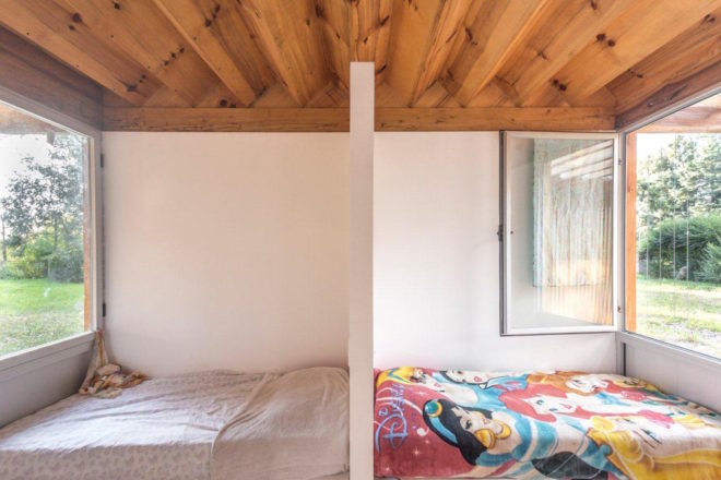 Case de Madera by Estudio Borrachia. Casa de Madera in Buenos Aires, modular architecture in Buenos Aires, Buenos Aires home green roof