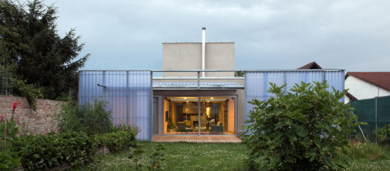 Casa en una Casa, House within a house, Plural architects, detached house, Slovakia, swimming pool, natural light, rear garden, storage spaces, green architecture