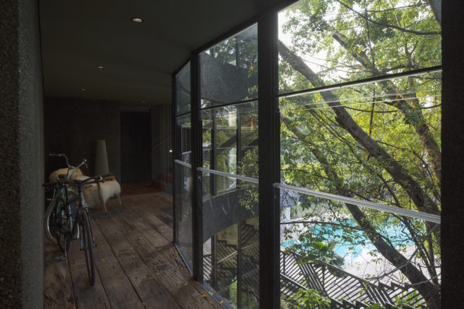 Cornwall Gardens by Chang Architects, Cornwall Gardens in Singapore, Cornwall Gardens multigenerational home, tropical paradise multigenerational home, green roof multigenerational architecture, multigenerational architecture in Singapore