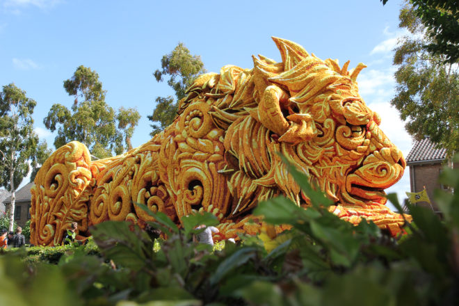 Corso Zundert, Zundert, Netherlands, the Netherlands, 2016 Corso Zundert, flower, flowers, flower parade, flower floats, dahlia, dahlias, dahlia floats, Sleeping Giant