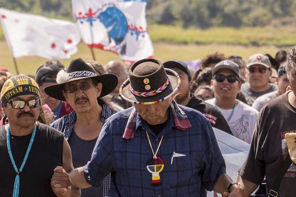 dakota access pipeline, bakken pipeline, standing rock sioux tribe, dapl, pipeline protests, pipeline construction, native american protests, north dakota pipeline, dapl construction halted