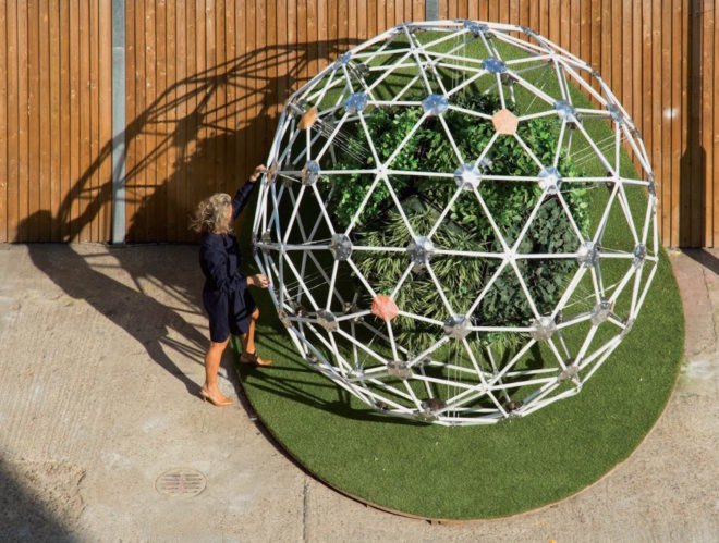 Hortum machina, Hortum machine B, Interactive Architecture Lab, University College London, Buckminster Fuller, geodesic dome, mobile ecosystem, autonomous garden, garden, botanical, London, robotics, electrodes,