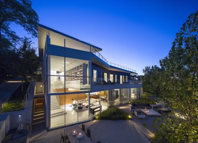 House to the Beach by Gluck+, geothermal energy house in Chicago, West Coast architecture in the midwest, Chicago lakeside house, modern minimalist architecture in Chicago, energy efficient architecture by Gluck+
