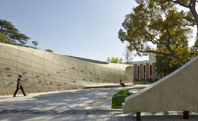 Kaplan Family Pavilion, City of Hope, research and treatment center, outdoor garden, LEED Platinum certification, pavilion, Belzberg Architects, medical center, green architecture, LEDs, LED lighting, concrete walls, drought-tolerant plant species