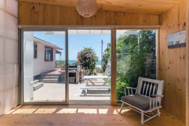 Polycarbonate Cabin by Alejandro Soffia, Guanaqueros architecture, Alejandro Soffia low cost architecture, tight budget good design, good architecture on a budget, polycarbonate architecture. Polycarbonate Cabin in Guanaqueros