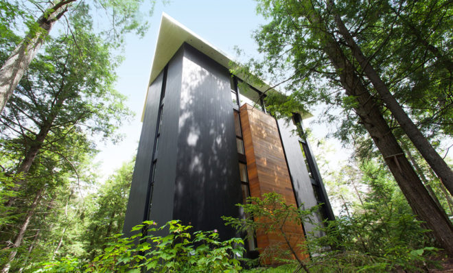 Jarnuszkiewicz house, Canada, timber cladding, YH2 Architecture, open-plan layout, Montreal, observation tower, belvedere, mezzanine, green architecture