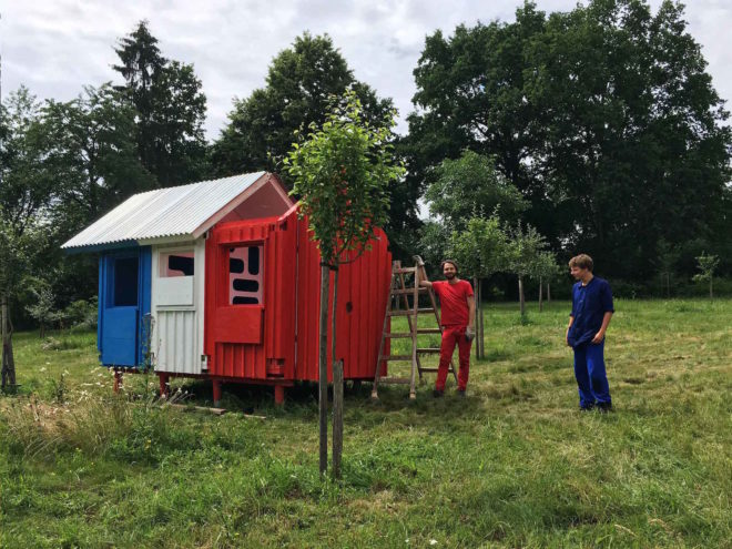 Tiny House France, Tiny House France by Joshua Woodsman, Tiny House France by Pin-Up Houses, tiny and affordable houses, French flag inspired architecture
