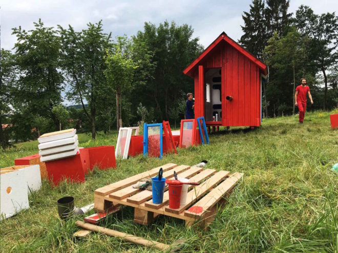 Tiny House France, Tiny House France by Joshua Woodsman, Tiny House France by Pin-Up Houses, tiny and affordable houses, French flag inspired architecture