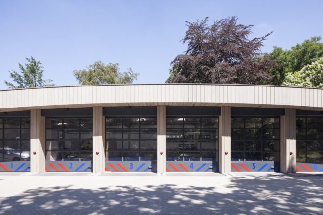 energy neutral ambulance station, Ambulance Station by Architectenforum, Ambulance station in Zeist, energy neutral architecture in Zeist, renewable materials in ambulance station, timber-framed ambulance station,
