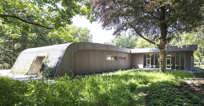 energy neutral ambulance station, Ambulance Station by Architectenforum, Ambulance station in Zeist, energy neutral architecture in Zeist, renewable materials in ambulance station, timber-framed ambulance station,