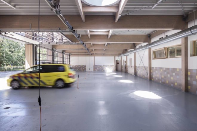 energy neutral ambulance station, Ambulance Station by Architectenforum, Ambulance station in Zeist, energy neutral architecture in Zeist, renewable materials in ambulance station, timber-framed ambulance station,