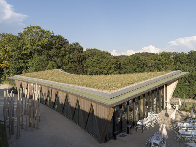 La Garenne zoo pavilion by LOCALARCHITECTURE, prefabricated zoo pavilion, zoo pavilion architecture, La Garenne entrance pavilion to zoo, Certificat d’Origine Bois Suisse architecture, green roof zoo architecture,