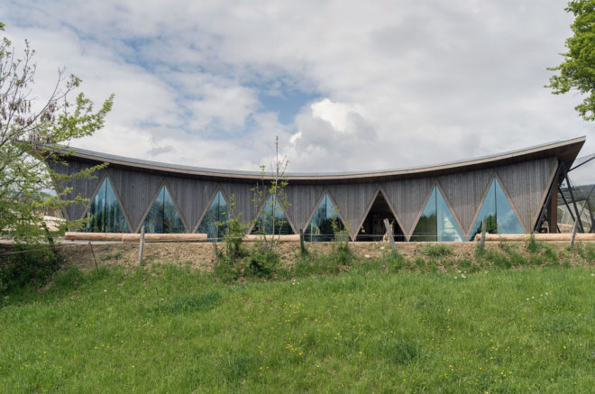 La Garenne zoo pavilion by LOCALARCHITECTURE, prefabricated zoo pavilion, zoo pavilion architecture, La Garenne entrance pavilion to zoo, Certificat d’Origine Bois Suisse architecture, green roof zoo architecture,