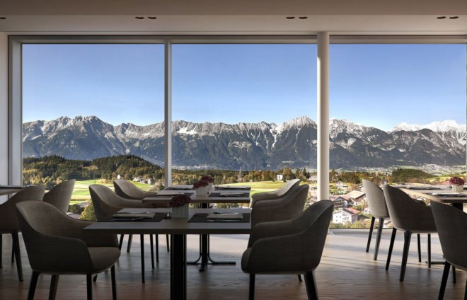 Lanserhof Lans, ingenhoven architects, green roof, health facility, Austria, green renovation, Alpine architecture, green extension, natural materials, swimming pool, sauna