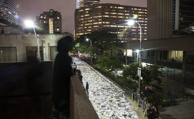 Luzinterruptus, Literature vs. Traffic, art installation, interactive installation, Toronto, Nuit Blanche, Canada, temporary installation, recycled art, green design