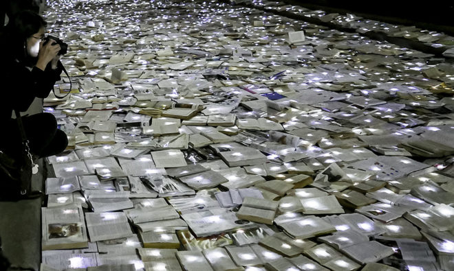 Luzinterruptus, Literature vs. Traffic, art installation, interactive installation, Toronto, Nuit Blanche, Canada, temporary installation, recycled art, green design