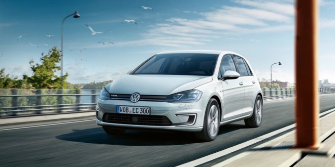 vw, vw e-golf, volkswagen, e-golf, volkswagen electric car, electric car, electric motor, la auto show, automobility la, green car, green transportation, 2017 vw e-golf