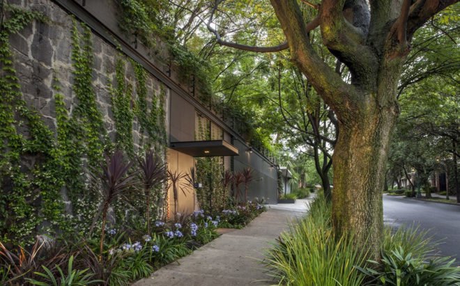 Casa O, Despacho Arquitectos HV, luxury residence, Mexico City, inner garden, green architecture, timber, stone, stone facade