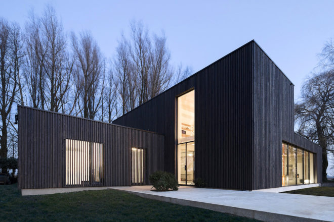 Huize Looveld by Studio Puisto Architects and Bas van Bolderen Architectuur, contemporary house in Duiven, Duiven architecture, prefabricated energy efficient architecture, CNC milled timber house, black-stained larch architecture,