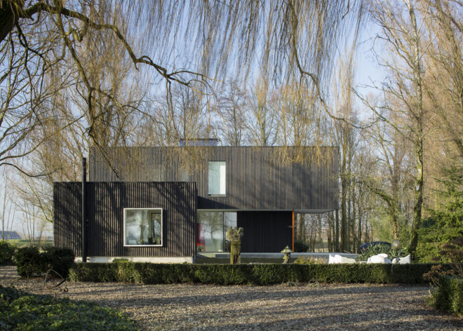 Huize Looveld by Studio Puisto Architects and Bas van Bolderen Architectuur, contemporary house in Duiven, Duiven architecture, prefabricated energy efficient architecture, CNC milled timber house, black-stained larch architecture,