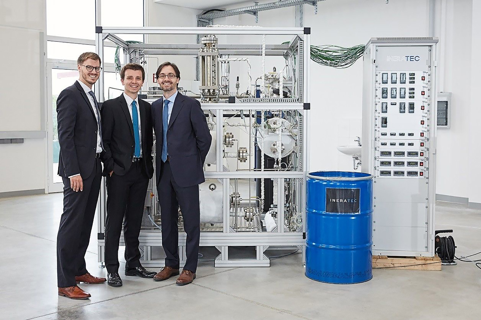 Ineratec, Karlsruhe Institute of Technology, Soletair Project, reactor, compact reactor, portable reactor, carbon dioxide, carbon dioxide into fuel, liquid fuel, fuel, solar, solar power, solar energy, alternative energy, energy