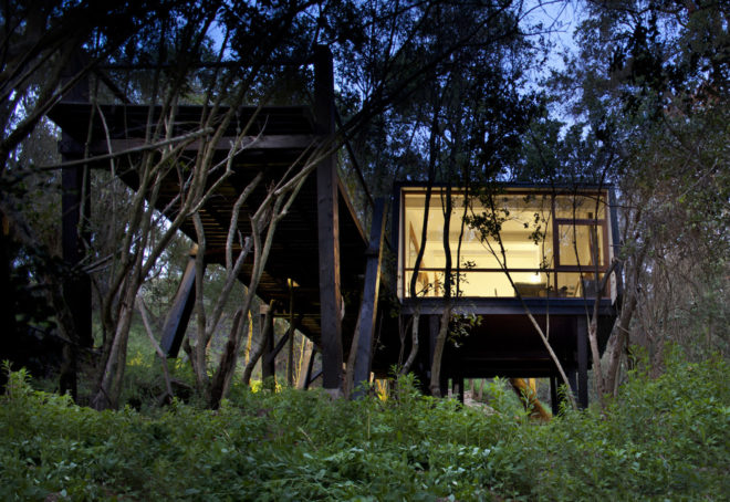 Casa Quebrada by UNarquitectura, tiny house in Curacaví, treehouse in Curacaví, house on stilts in Curacaví, Casa Quebrada in Curacaví, pine wood clad tiny house, elevated tiny house on stilts