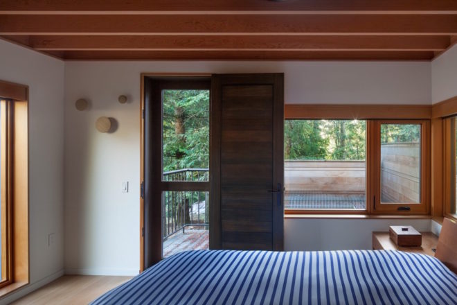 British Columbia Cabin, Rainforest Retreat by Agathom, Rainforest Retreat Architizer winner, artist studio in Vancouver Island, Vancouver Island cabin