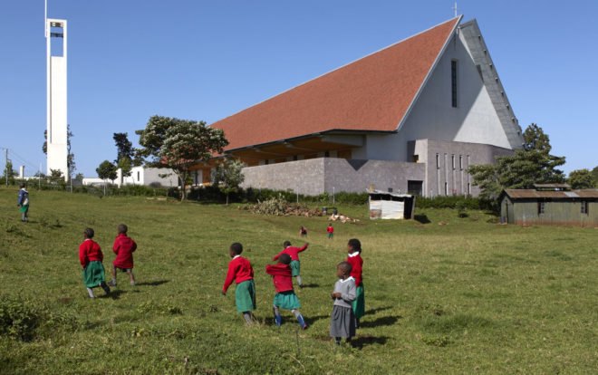 Kericho Cathedral, Kenya, John McAslan + Partners, timber, undulating roof, green architecture, natural ventilation, natural light, religious architecture, Cypress, timber