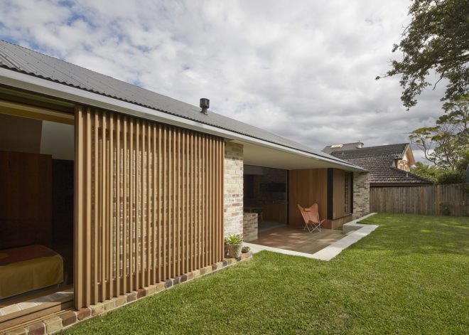 Skylight House by Andrew Burges Architects, Skylight House in Sydney, recycled brick house, bungalow renovation in Sydney, energy efficient bungalow,