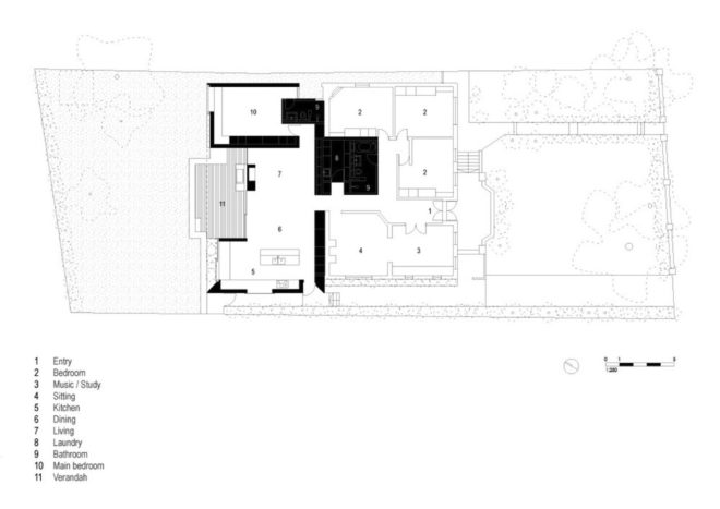 Skylight House by Andrew Burges Architects, Skylight House in Sydney, recycled brick house, bungalow renovation in Sydney, energy efficient bungalow,