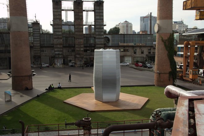 Smog Free Tower by Studio Roosegaarde, Studio Roosegaarde, Smog Free Tower, Smog Free Project, Beijing, China, smog, air pollution, Daan Roosegaarde, smog vacuum cleaner, smog-sucking vacuum cleaner