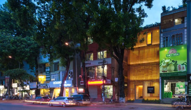 Lantern showroom, Hanoi, gallery space, perforated facade, terracotta, Vo Trong Nghia Architects, green architecture, natural ventilation, skylights, roof garden, green roof